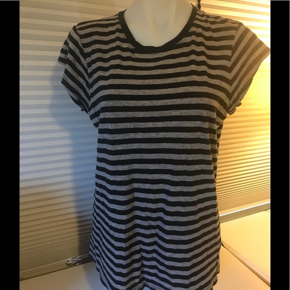 GAP Tops - Gap xl favorite T-shirt black/grey
